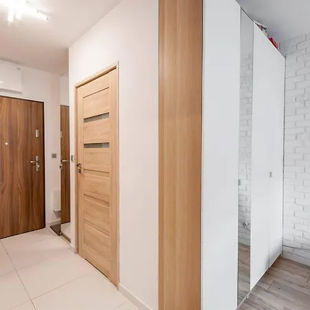 Funcional Easy Condo- Bezplatne Miejsce W Garazu 아파트 크라쿠프